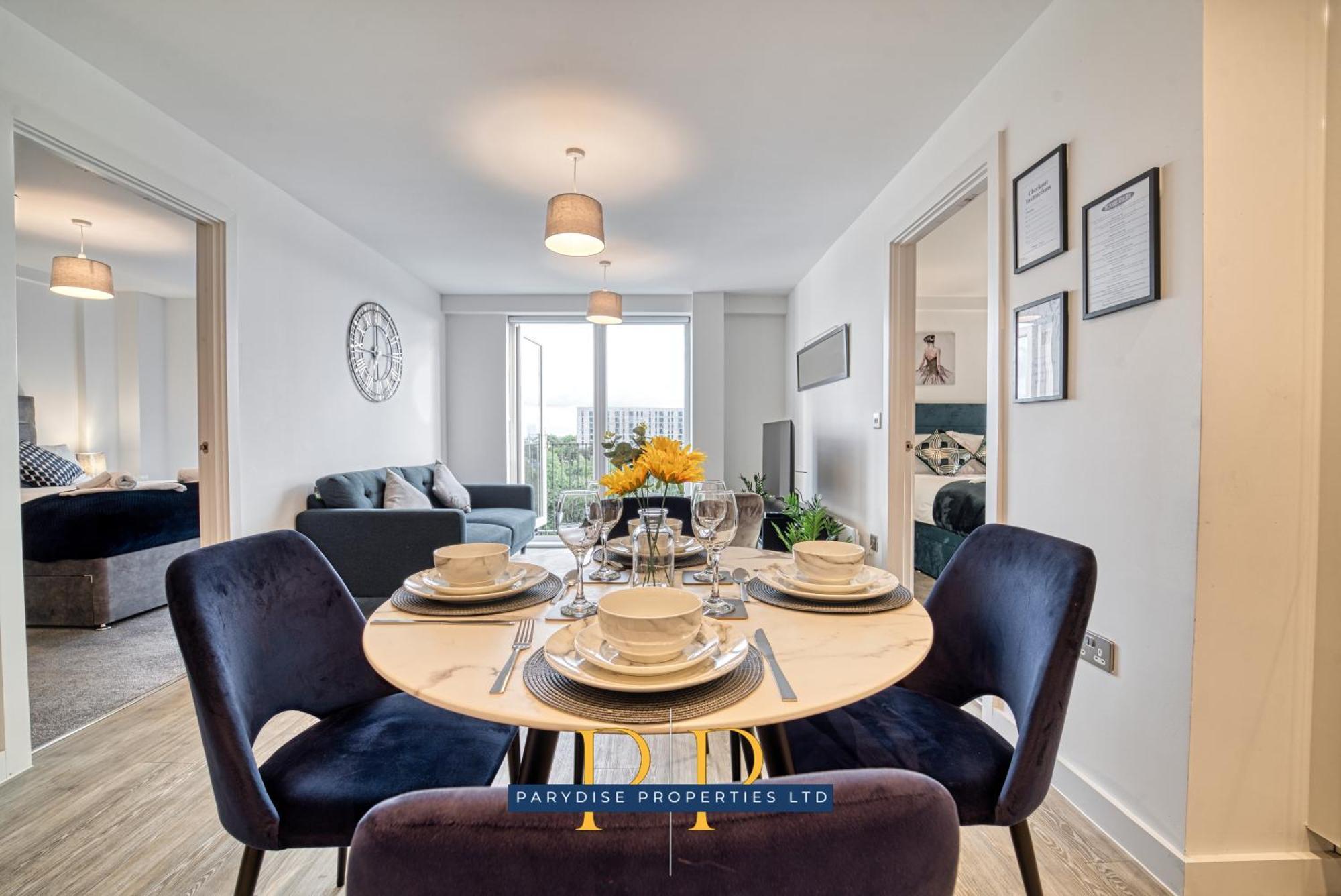 The Middlewood Plaza Suite - By Parydise Properties - Business Or Leisure Stays, Central Location, Sleeps 4, Salford Mánchester Exterior foto