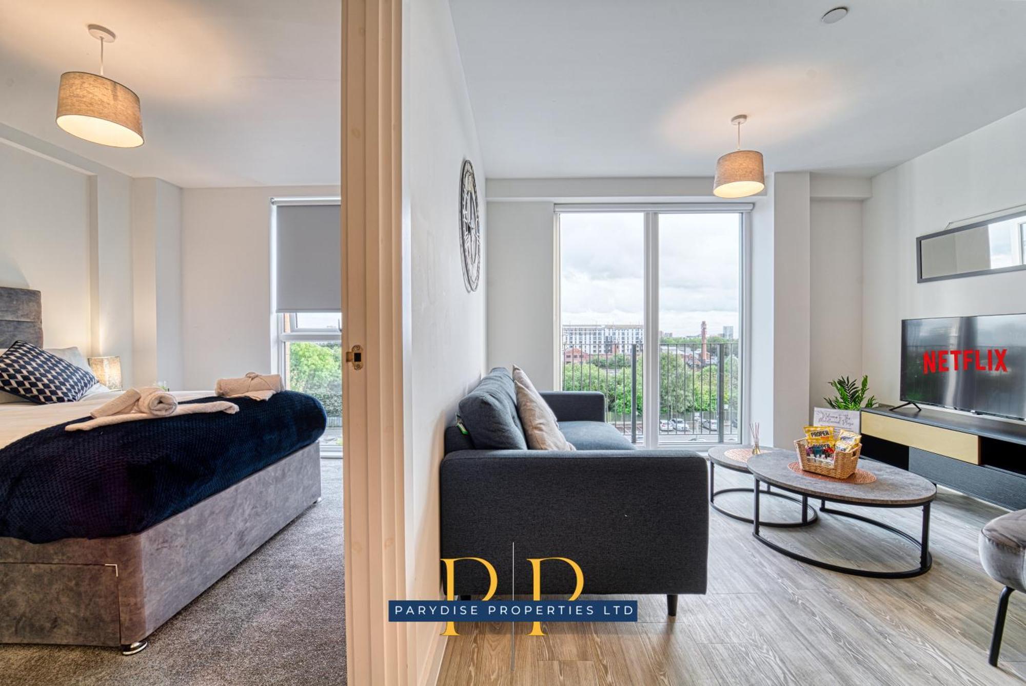 The Middlewood Plaza Suite - By Parydise Properties - Business Or Leisure Stays, Central Location, Sleeps 4, Salford Mánchester Exterior foto