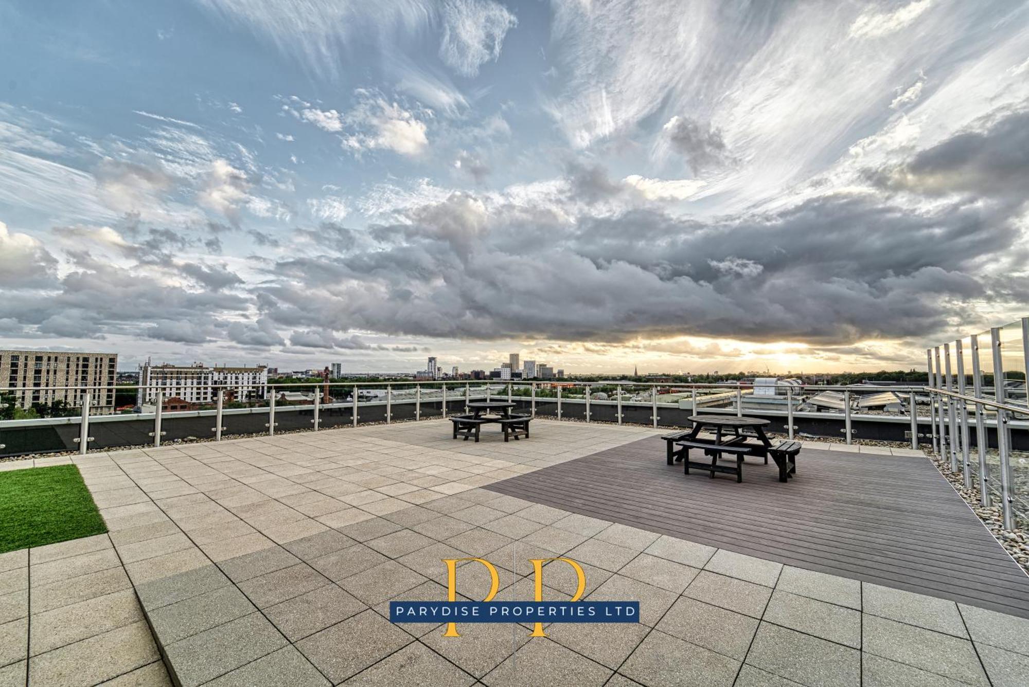 The Middlewood Plaza Suite - By Parydise Properties - Business Or Leisure Stays, Central Location, Sleeps 4, Salford Mánchester Exterior foto